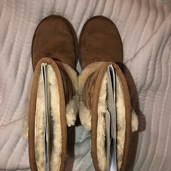 Ugg Boots - Picture 3 of 7